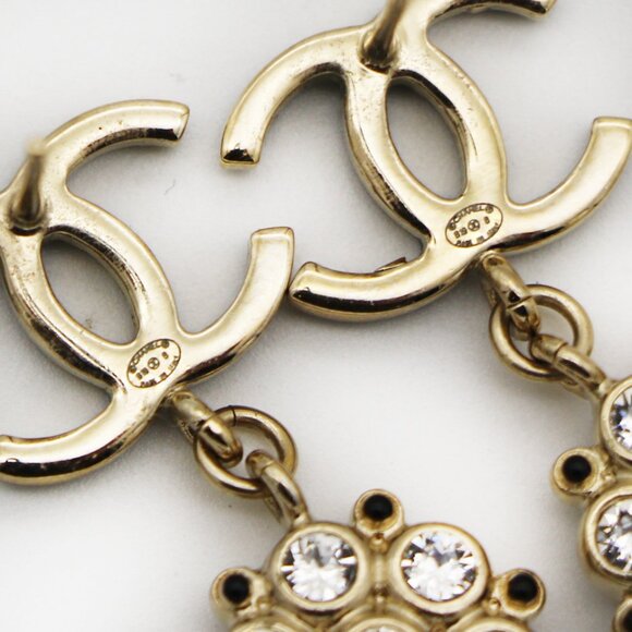 CHANEL Black and Gold Metal Crystal CC Drop Flower Earrings - Picture 4 of 4